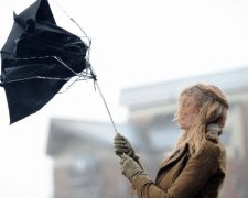 Українців попередили про триденний шторм