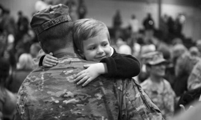 В кутку за школою: як чинять із дітьми героїв директори шкіл