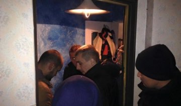 Киянку з дітьми виганяють з квартири через судову тяганину з банком