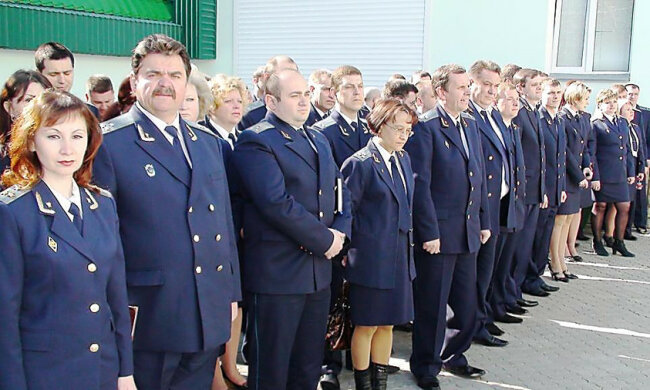 Отвратительная схема мошенников лишила украинцев сна, не доверяйте прокуратуре и берегите свои деньги