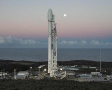 Ракета Falcon 9 с секретным грузом не вышла на связь