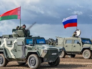 Белорусские и российские военные, фото со свободных источников