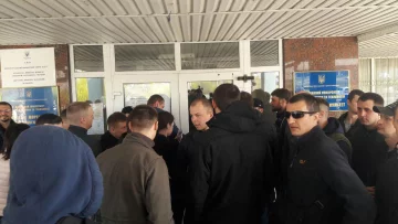 Володимир Зеленський прибув на дільницю для голосування