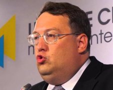 Глибоке заковтування: помічник Авакова повторив подвиг подружки Януковича