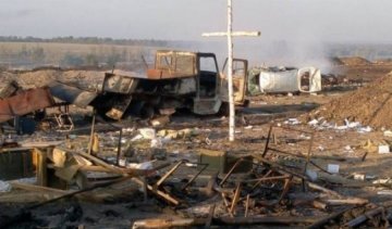  Во Львове освятят уцелевший во время обстрелов крест