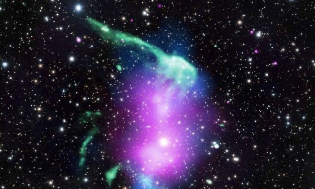 Астрономы обнаружили гигантскую зубную щетку в космосе