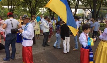 Вишиванки і каравай: в Японії відсвяткували незалежність України (фото)