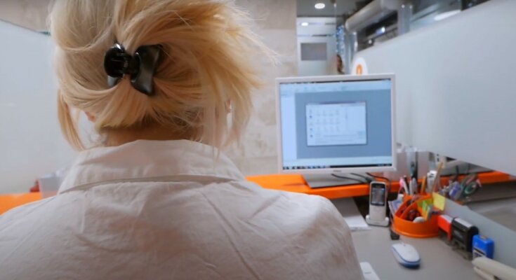 у нотариуса, скриншот из видео