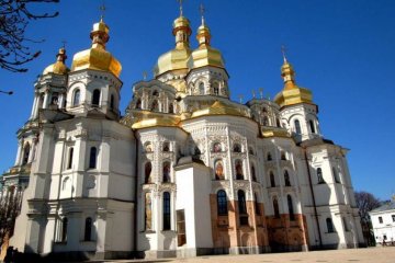 Неконтрольована Лавра: незаконні забудови нищать православну святиню