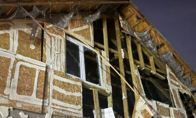 Атака РФ на Дніпро: пошкоджені будинки в Індустріальному районі