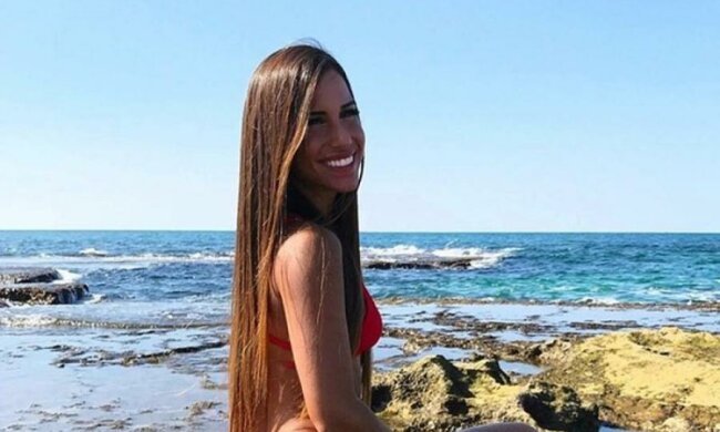 Фітнес-модель хвалиться величезною попою в соцмережах: гарячі фото