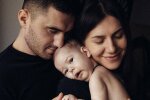 Марія Сахно з батьками: Instagram help_mariia