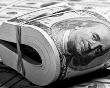 У вересні українці понесли валюту в банки