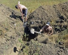 Бойовики змушують копати окопи за порушення «комендантської години»