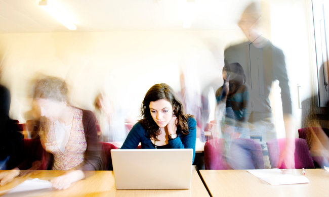 Высокие требование, давление, стресс: как работа провоцирует ожирение