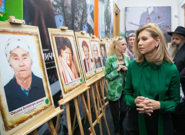 Зеленський з першою леді відкрили неймовірну виставку, вражаючі картини: "Наші сім'ї не думали"