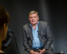 Романенко показав зворотній бік справи Гримчака одним віршем: "Брали за обжерливість і взятку, взяли за п'ятку"