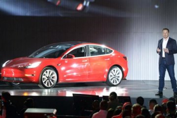 Маск ощасливив найбільш моторних клієнтів Tesla