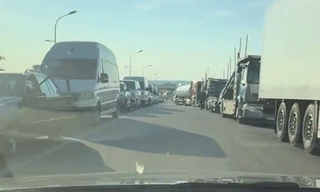 черги на українському кордоні