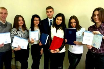 Студенты "ДНР" получают российские дипломы (фото)