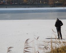 Киянин ризикнув життям, щоб врятувати малюків з крижаної пастки: цього героя повинна знати уся Україна