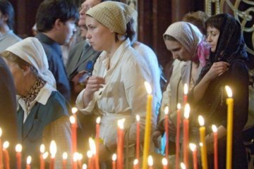 Ніколи не робіть цього із хрестиком: священик назвав головні заборони