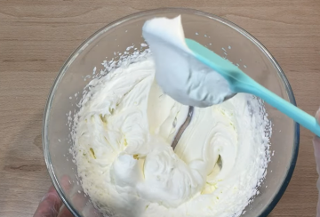 Десерт с черносливом, кадр из видео