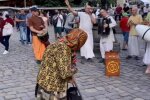 добра бабуся, скріншот з відео