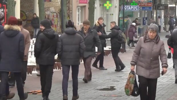 Украинцы на улице, скриншот: Youtube