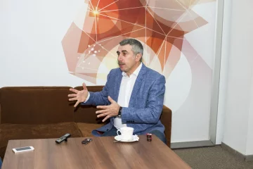 Євген Комаровський
