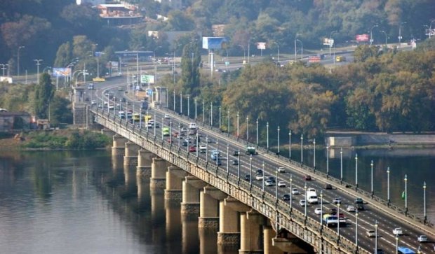 Київському мосту Патона загрожує обвал