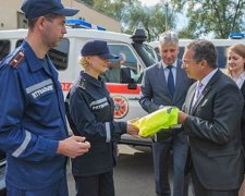 Україна отримала 12 швидких від уряду Німеччини для зони АТО (фото)