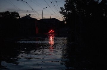 Авто у воді, фото: grivna