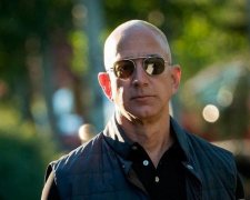Глава Amazon пообещал покорить Луну