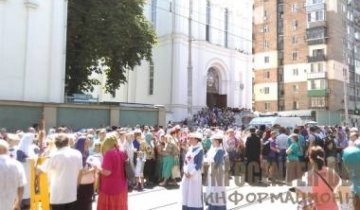 Одесситы пошли на Киев с иконами и молитвой