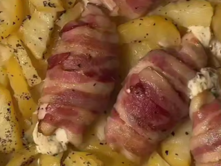 Куриные рулетики в беконе с запечённым картофелем, кадр из видео