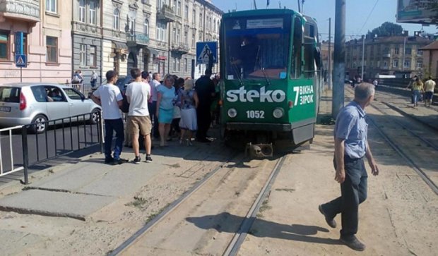 У Львові трамвай збив пішохода (фото)