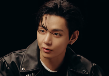 V (Кім Тхехьон) з BTS, кадр з інтерв'ю