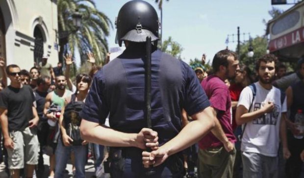 Бунт нелегалов в Испании: пострадали пятеро полицейских