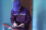Працівник водоканалу. Фото: скрін youtube
