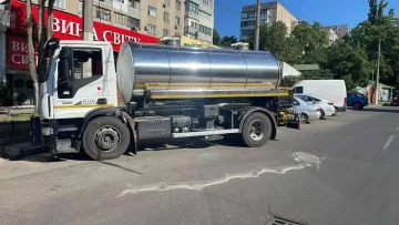 Автоцистерна з технічною водою в Пересипському районі Одеси