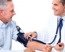 Лікарям підвищать зарплату і прирівняють до підприємців
