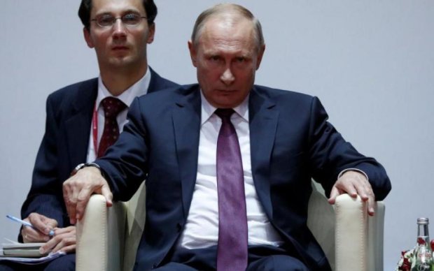 На лице экстаз: Путин придавил себе кое-что бронежилетом 