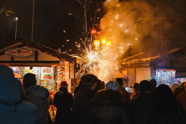 Новогодний фейерверк, фото: vezha.vn.ua
