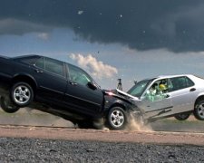 Одразу три авто зіткнулися під Броварами