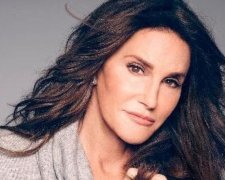 Отчим Ким Кардашьян появился на обложке Sports Illustrated