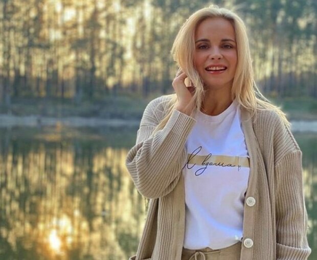 Черновчанка Лилия Ребрик поделилась с украинцами новогодним настроением: "А вы уже делали?"