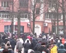 Українці протестують проти високих тарифів, кадр з відео