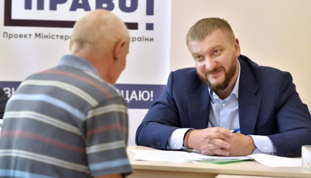 Янукович потрапив у реанімацію, все про травму "легітимного"