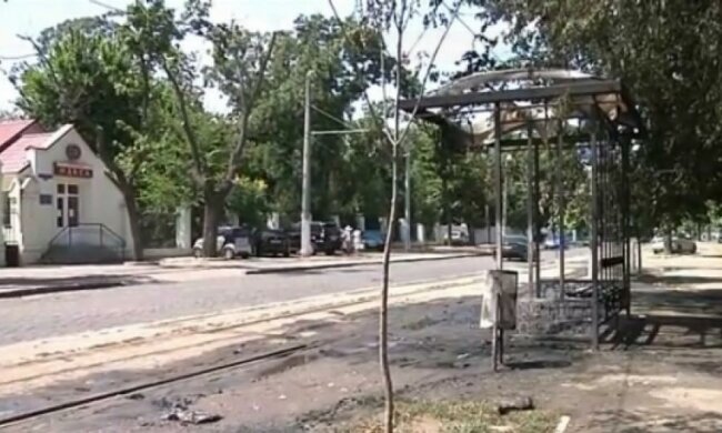 В Одессе горящий автомобиль столкнулся с остановкой